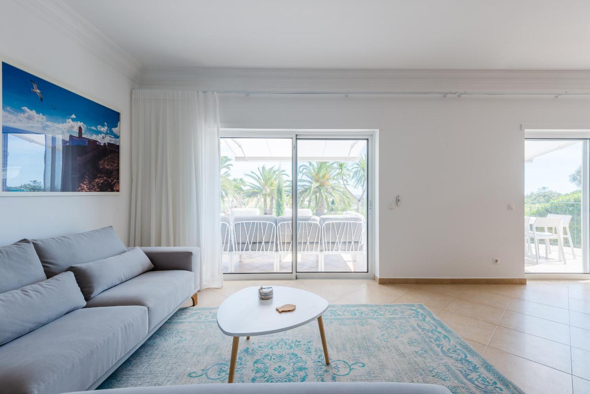 Casa Rosa At Boavista Willa Lagos